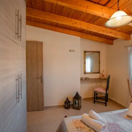 Chrysianna Seaview أرغوستولي